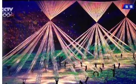 里約奧運(yùn)開幕式LED顯示屏為什么會敗給激光投影？