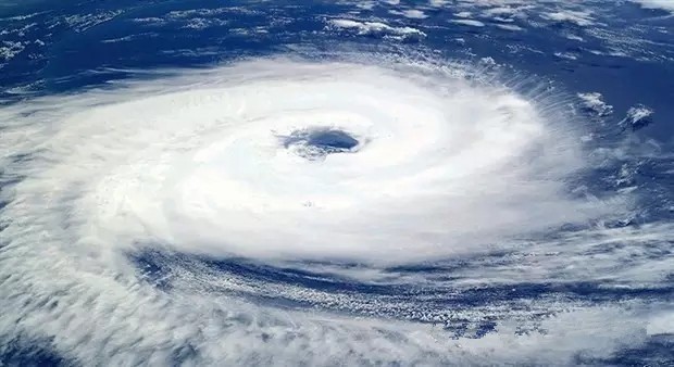 臺(tái)風(fēng)前腳走暴雨后腳來(lái) led顯示屏如何迎戰(zhàn)才能屹立不倒？